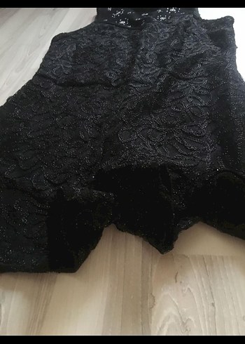 l Beden Dantel Detaylı Siyah Mini Tulum