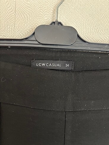 LC Waikiki Lcwaikiki yırtmaçlı siyah kumaş pantolon