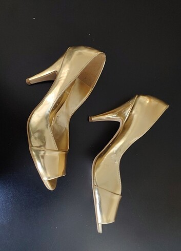 Zara Gold topuklu ayakkabı 