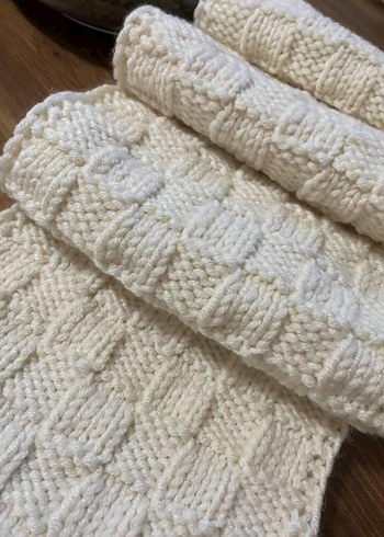 Örgü kadın Bere ve Püsküllü Atkı - Görsel 6