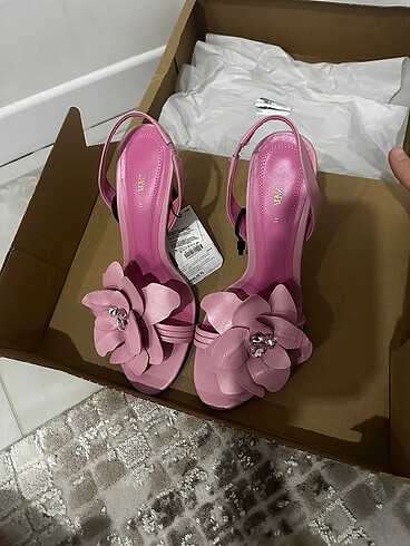 41 Beden Zara pembe topuklu ayakkabı
