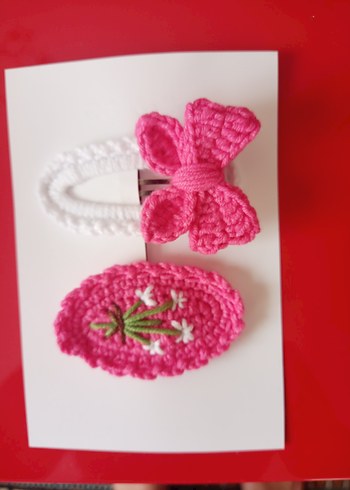Pembe Dantel Nakışlı Çocuk Toka Seti