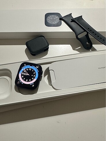 Apple watch 8.nesil sıfır gibi