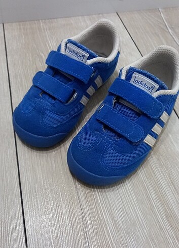 Adidas spor ayakkabı
