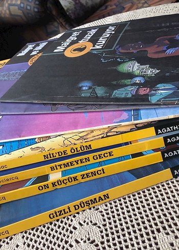 Agatha Christie eserleri 4 ad ciltli diğerleri ciltsiz - Görsel 10