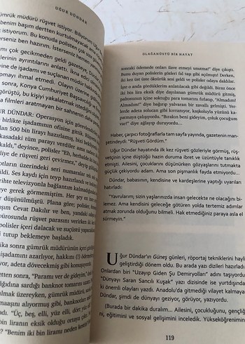 Beden Renk Uğur Dündar - Olağanüstü Bir Hayat