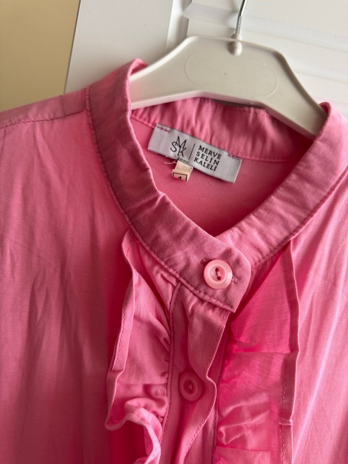 Pembe Gömlek — görsel 2/4