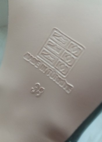 Siyah Parlak Kemerli Gotik Kadın Topuklu Ayakkabı - Görsel 6