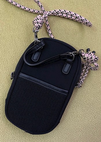 Stradivarius Siyah Fermuarlı Telefon Çantası - Görsel 2