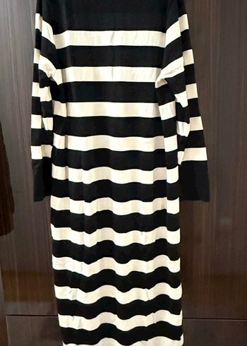 Uzun Kollu Siyah Beyaz Çizgili Triko Elbise - Görsel 2