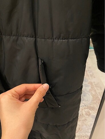 l Beden siyah Renk Suud Collection uzun şişme mont