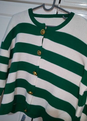 Şık düğmeli yeşil beyaz çizgili kışlık hırka - Görsel 4