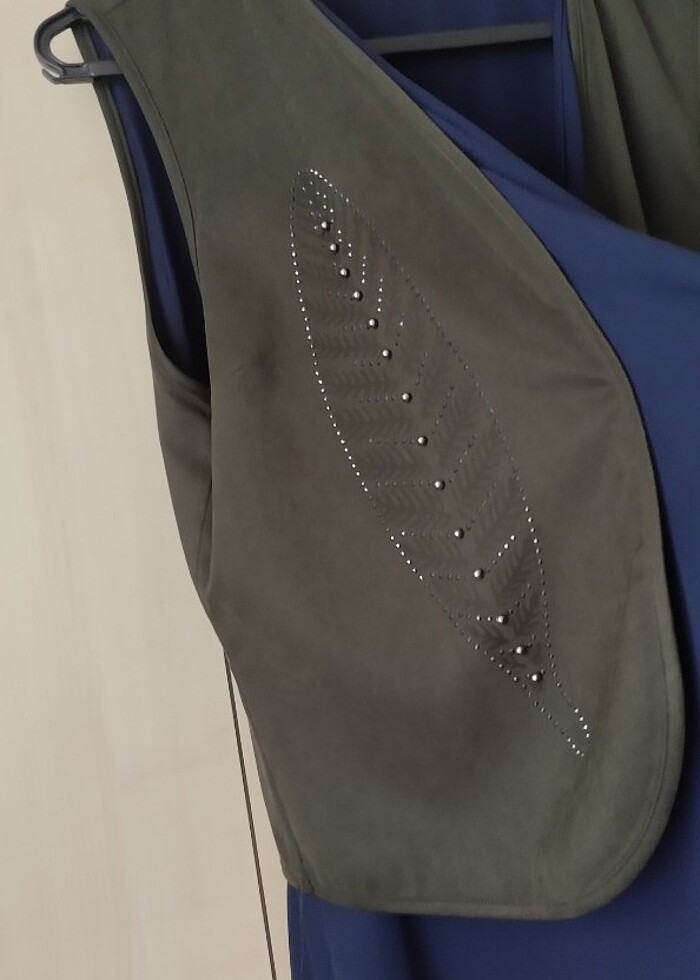 Yelek 42-44 bedene uyumludur. - Görsel 5