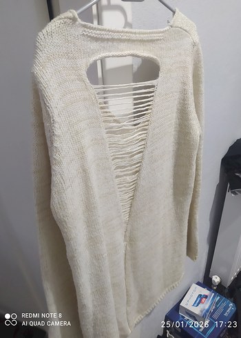 Beyaz V Yaka Örgü Kadın Kazak - Görsel 2