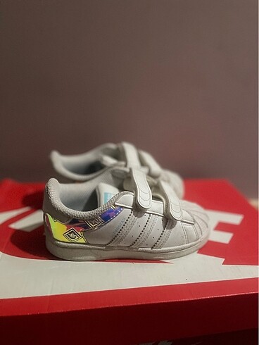 25 Beden beyaz Renk Adidas spor ayakkabı hologramlı adam Smith 25 numara