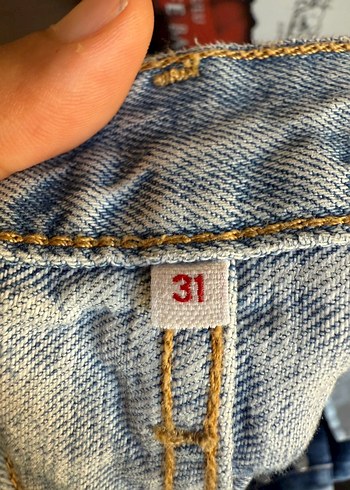 31 Beden Regular Fit Yırtık Detaylı Midi Boy Kadın Kot Pantolon