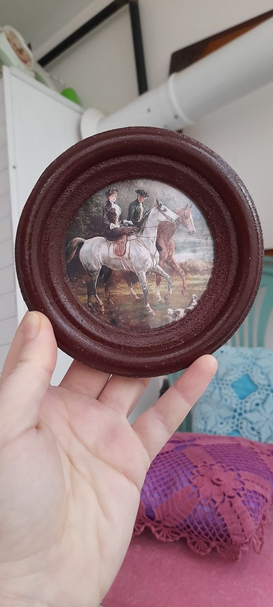 Bordo Yuvarlak Ahşap minik tablo - Görsel 2