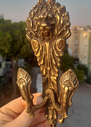 Antika pirinç askılık Aslan başı - Görsel 3