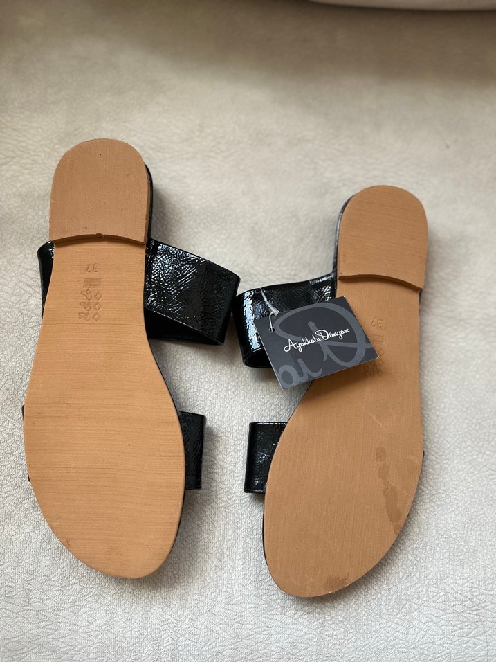 Siyah Parlak Yılan Desenli Kadın Terlik - Görsel 4