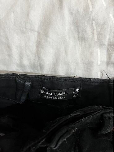 34 Beden Bershka şort