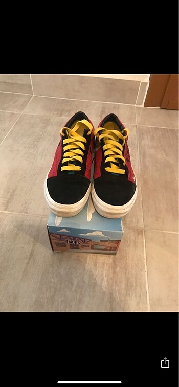 35,5 Beden simpson vans ayakkabı
