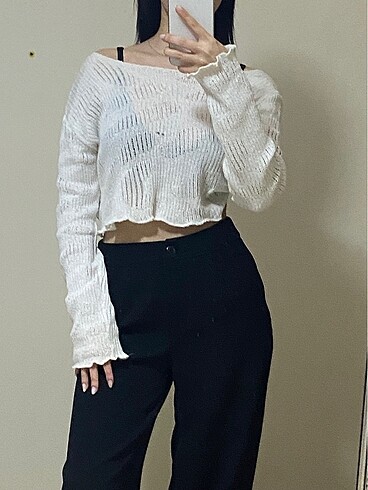 Delikli Uzun Kollu Crop