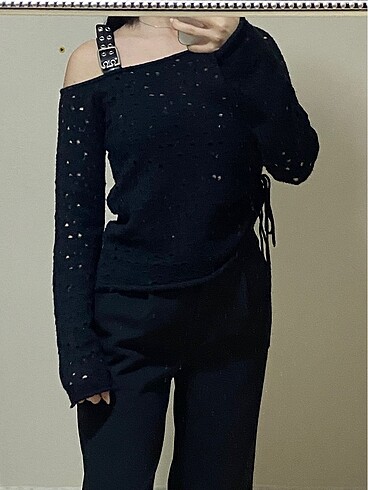 Zara Delikli Kemer Detaylı Crop