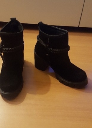 36 Beden siyah süet bot