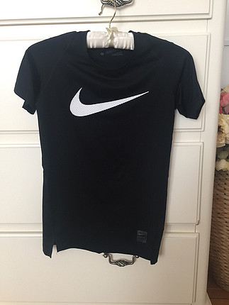 Nike Pro Dri-Fit Kısa Kollu Tişört