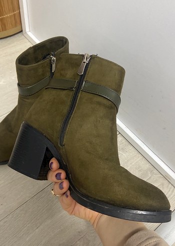 Haki Süet Tokalı Kadın Bot - Görsel 4