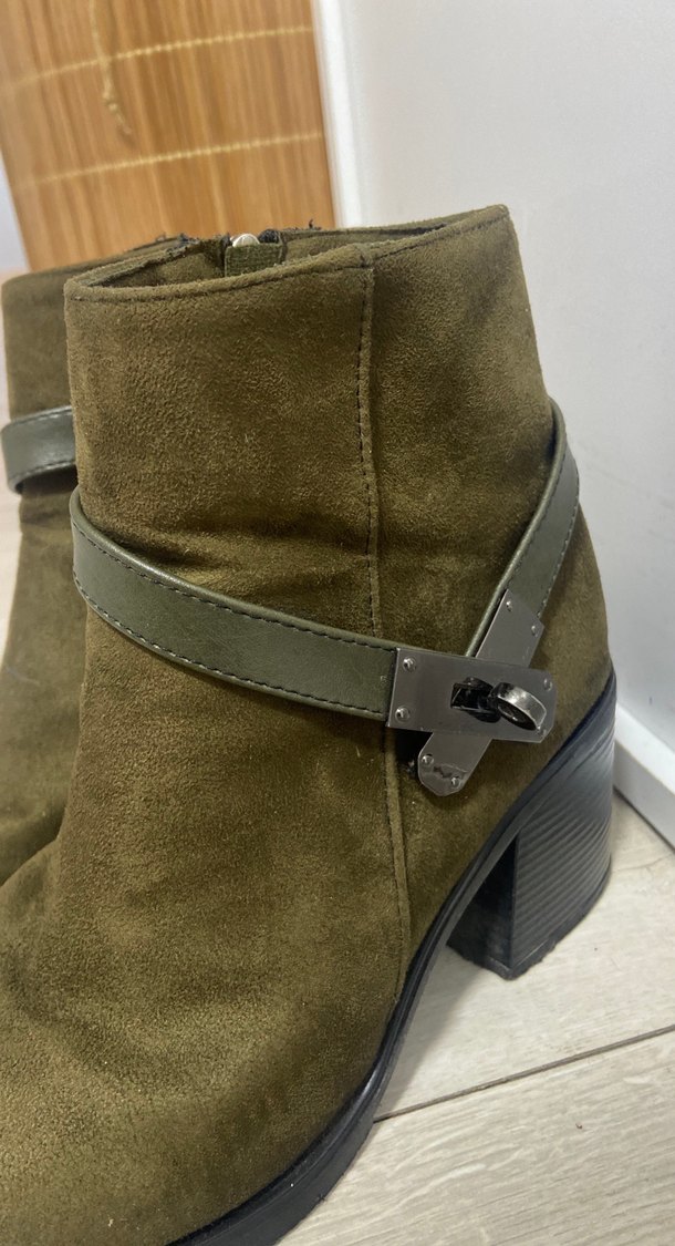 Haki Süet Tokalı Kadın Bot - Görsel 2