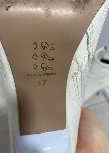 Beyaz Yılan Derisi Desenli Stiletto Topuklu Bot - Görsel 4