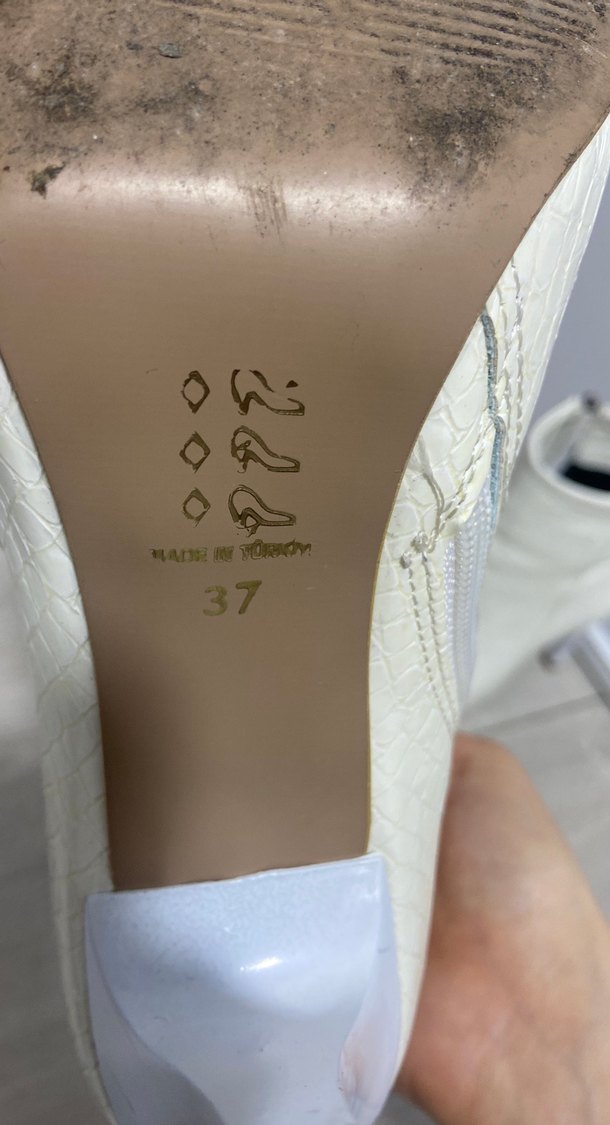 Beyaz Yılan Derisi Desenli Stiletto Topuklu Bot - Görsel 4