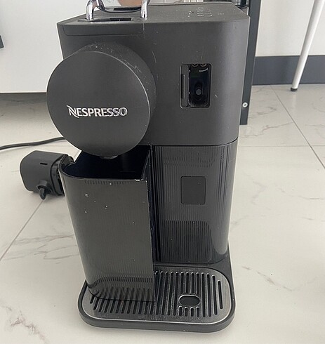 Nespresso Lattissima One F111