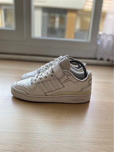 Adidas forum low