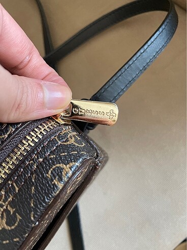  Beden Guess çapraz çanta