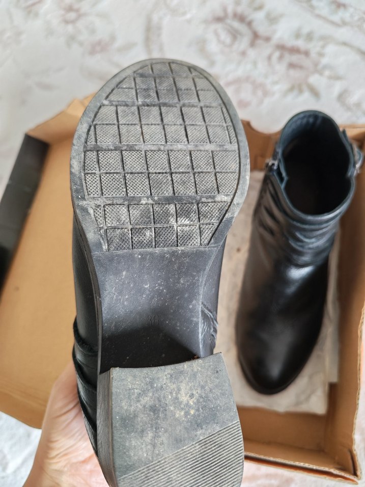 Tokalı Siyah Deri Kadın Topuklu Bot - Görsel 4