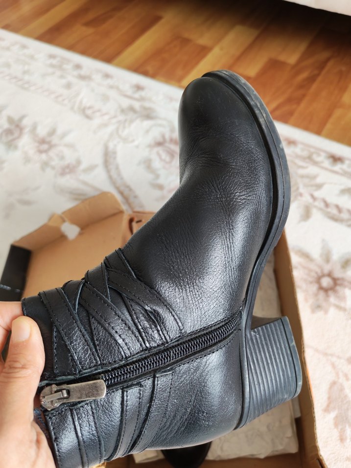 Tokalı Siyah Deri Kadın Topuklu Bot - Görsel 3