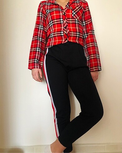 Ekoseli Gömlek- Siyah kırmızı pantolon takım