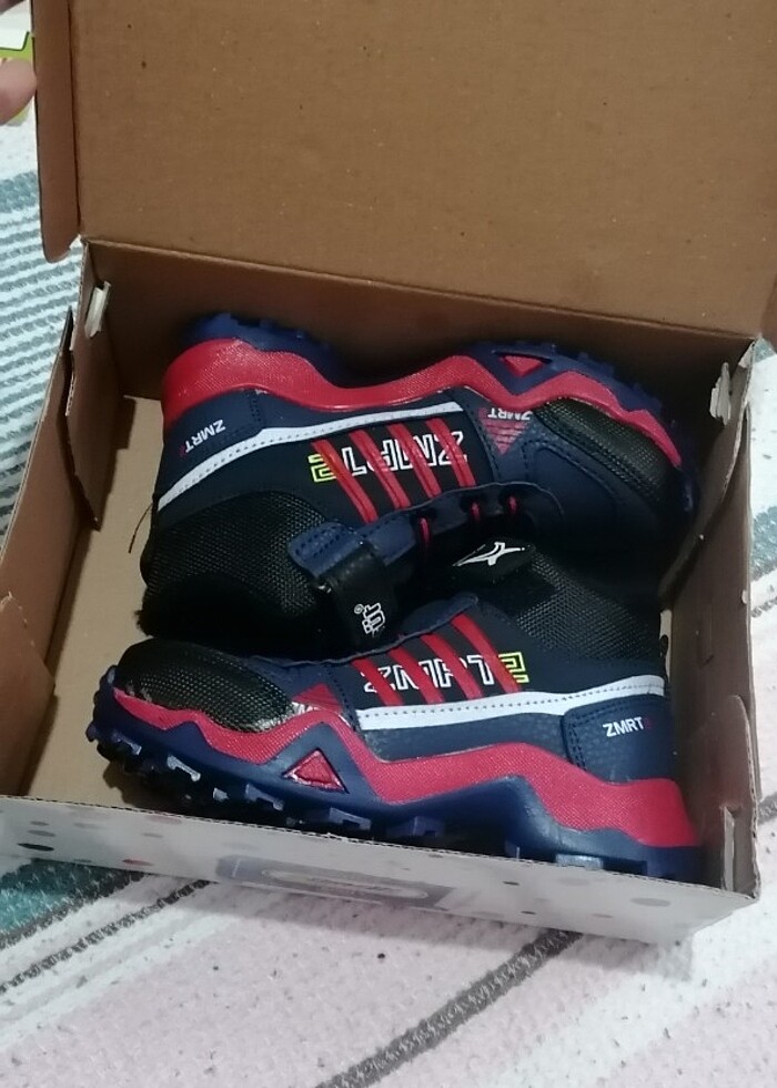 Erkek çocuk bot - Görsel 2