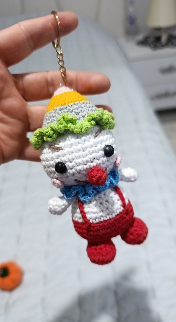 Renkli Örgü Palyaço Anahtarlık - Görsel 2