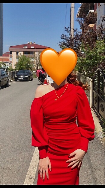 Diğer Kırmızı Elbise