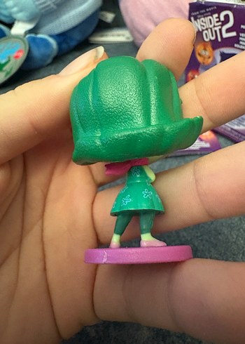 inside out 2 tiksinti - disgust figür - Görsel 3