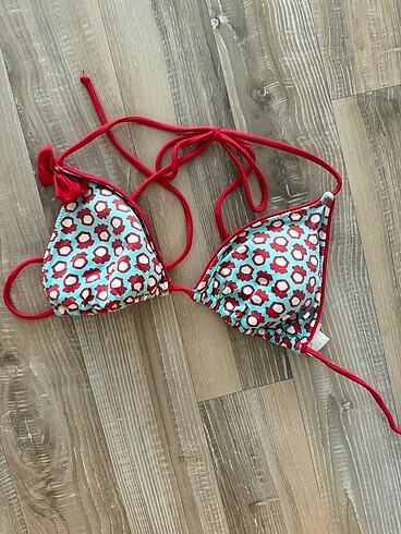 Kadın bikini üstü