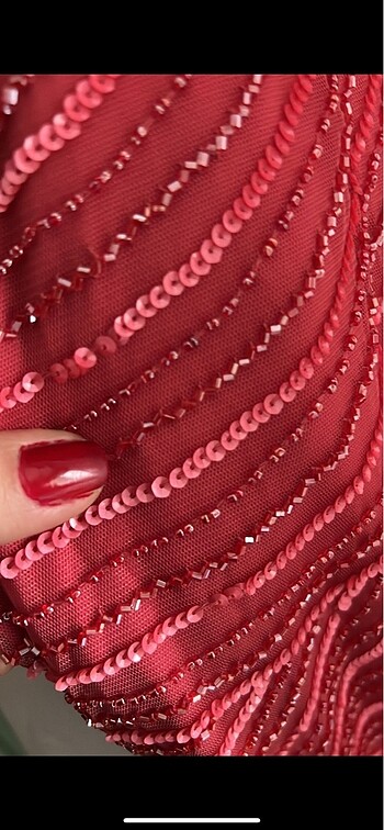 48 Beden Oleg Cassini