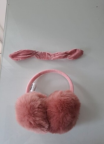  Beden Peluş kulaklık