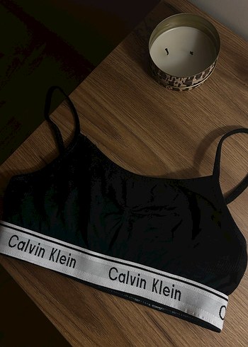 Calvin Klein s