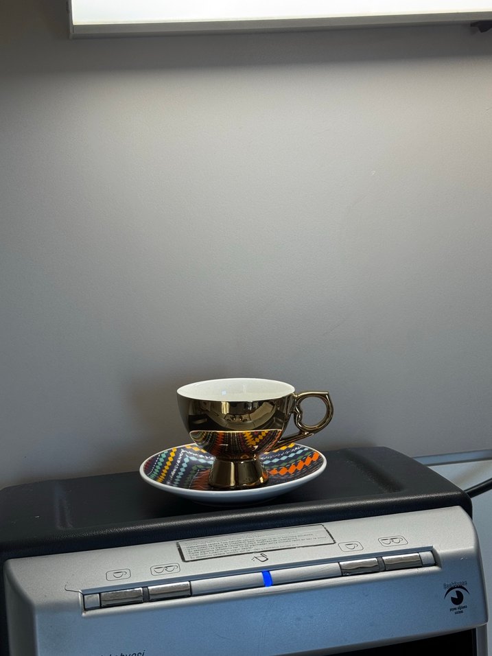 Altın Renkli Fincan ve Renkli Tabak Seti - Görsel 2