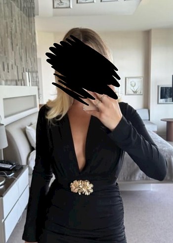 Siyah V Yaka Parlak Gotik Midi Elbise - Görsel 3