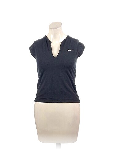 PreLoved T-shirt %70 İndirimli.